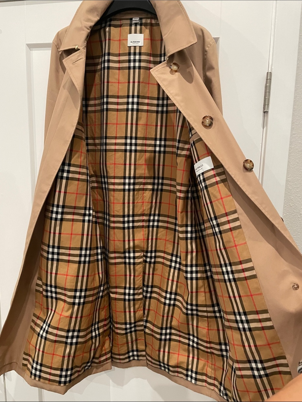 Burberry Tan Single-Breasted Trench Coat with Signature Check Lining - Picture 10 of 10